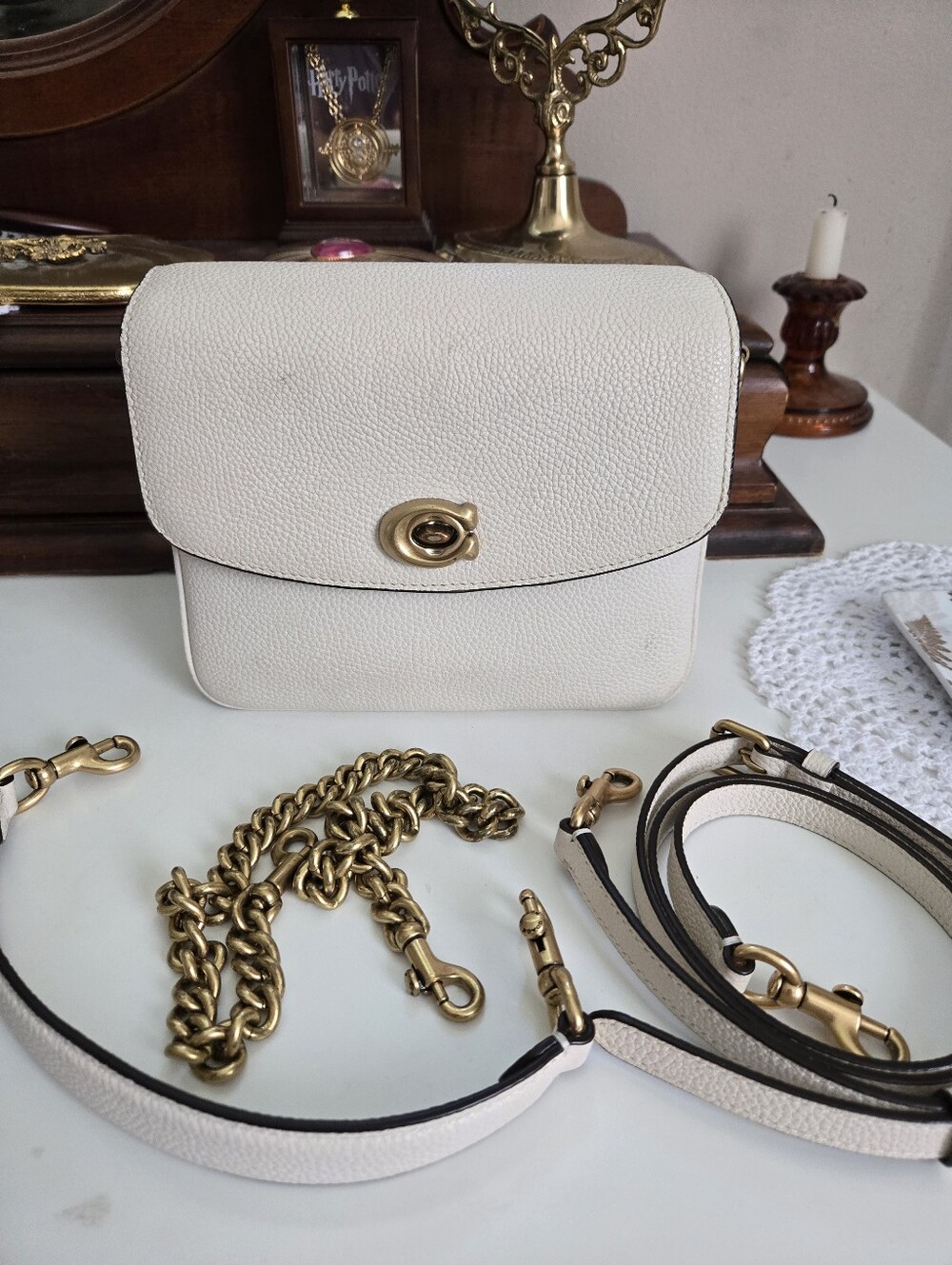 Cassie 19 Crossbody Bag